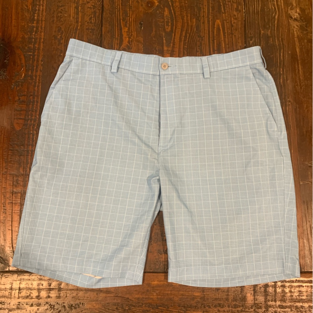 Roundtree and Yorke performance golf shorts